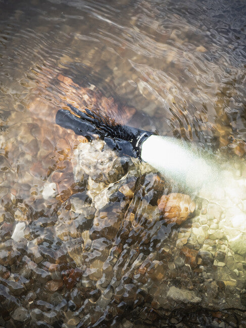 ArmyTek Dobermann Pro Φακός Τσέπης LED, White, Λειτουργία με Επαναφορτιζόμενη Μπαταρία, 1400 lm, 114 g