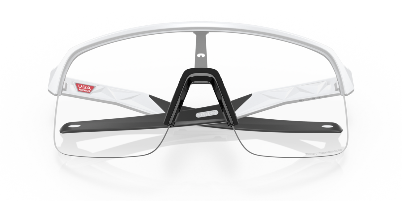 Oakley SUTRO LITE φωτοχρωματικά γυαλιά με σκελετό Matte White και φακούς Clear Photochromic
