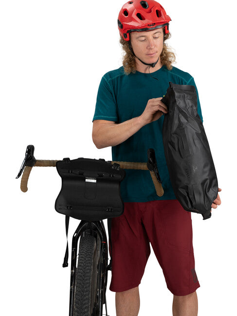 OSPREY ESCAPIST HANDLEBAR BAG Θήκη Τιμονιού Ποδηλάτου LARGE, μαύρο