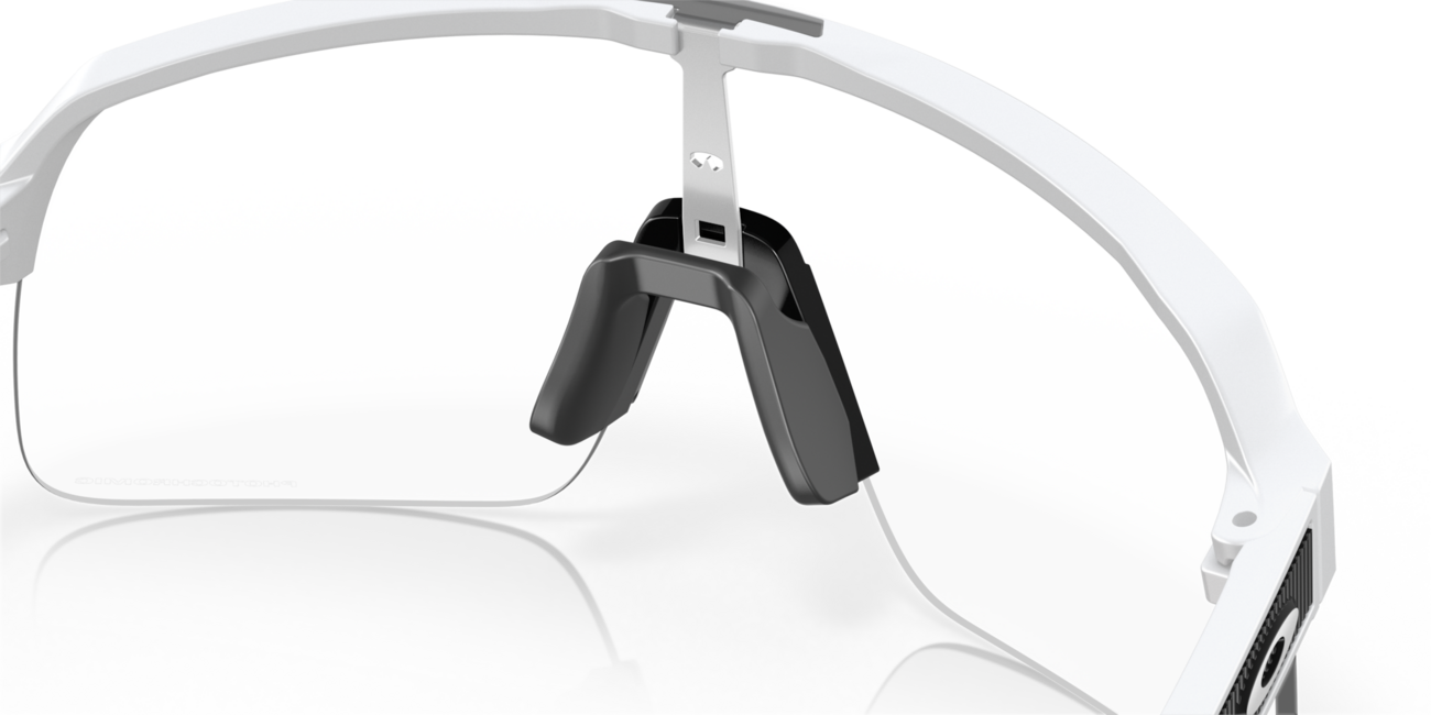 Oakley SUTRO LITE φωτοχρωματικά γυαλιά με σκελετό Matte White και φακούς Clear Photochromic