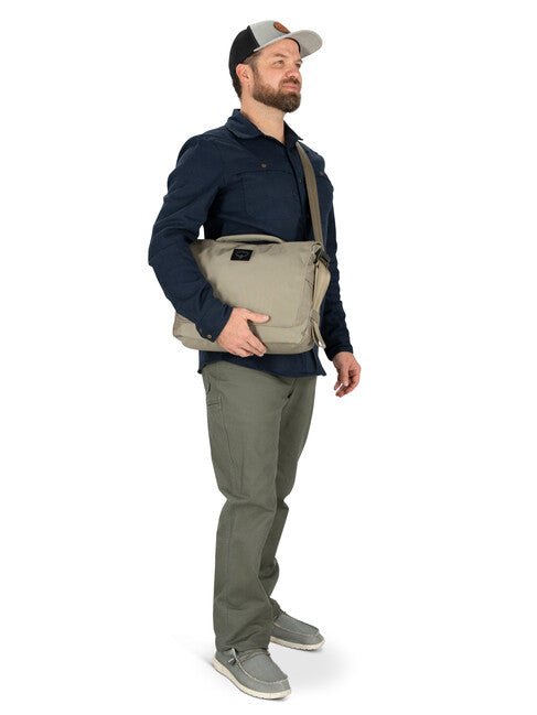 OSPREY AOEDE MESSENGER 7 τσάντα ώμου, tan concrete