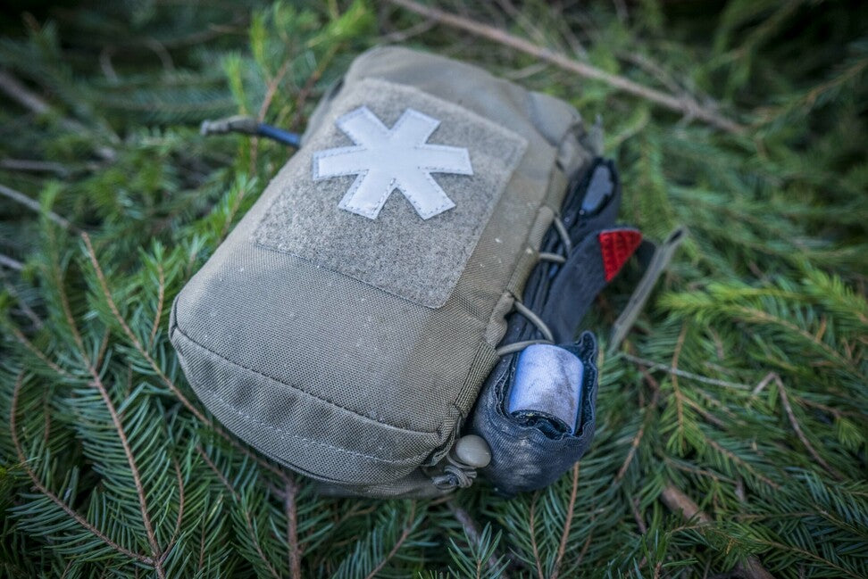 Helikon-Tex MODULAR INDIVIDUAL θήκη συνόλου πρώτων βοηθειών Cordura, PL Woodland