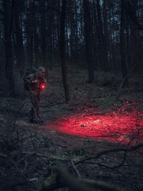 ArmyTek Wizard C2 WR κεφαλόφωτο LED με μαγνητικό στήριγμα τροφοδοσία από συσσωρευτή 1100 lm 3 h 65 g, Λευκό & Κόκκινο