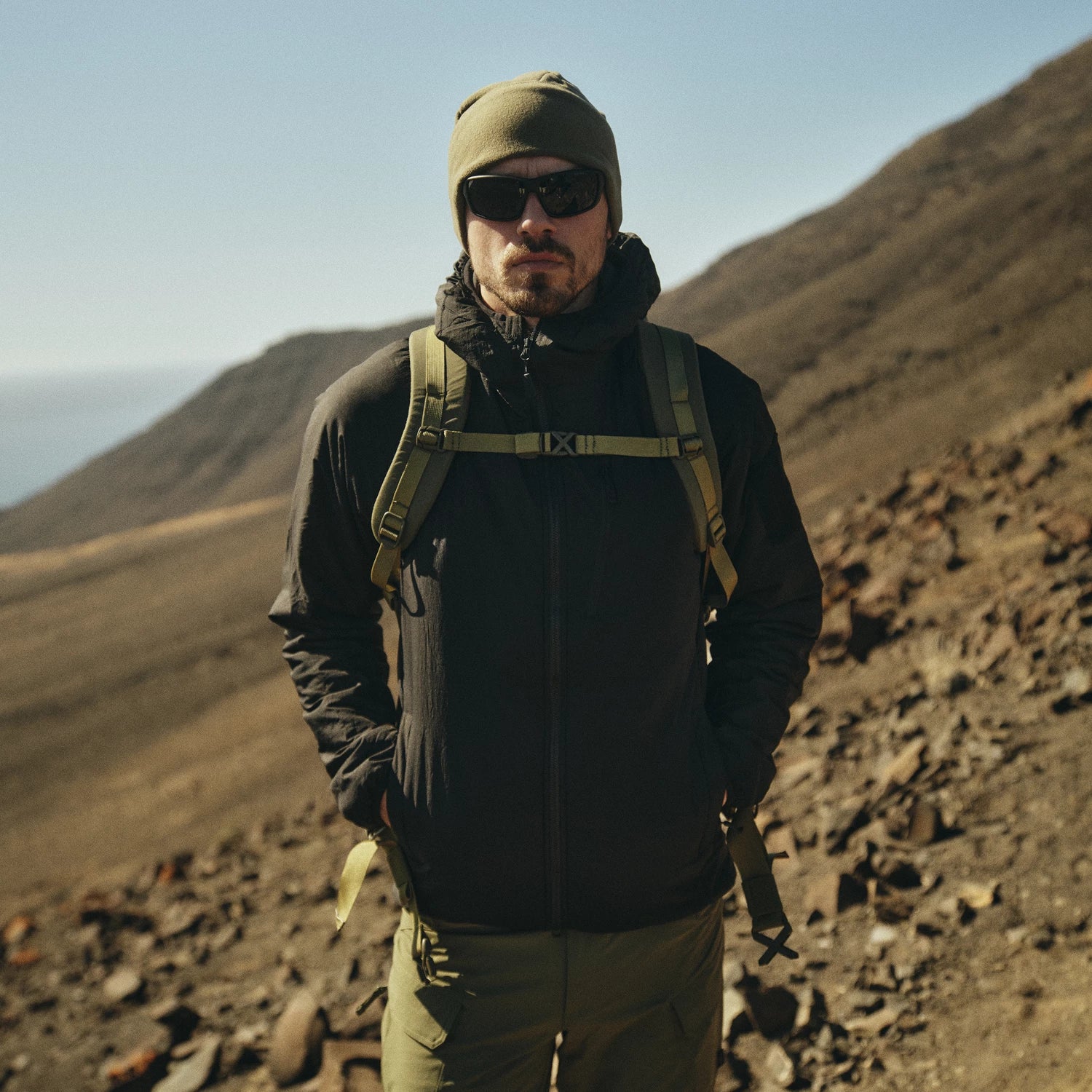Helikon-Tex Wolfhound bunda Climashield®, čierna – v použití 3
