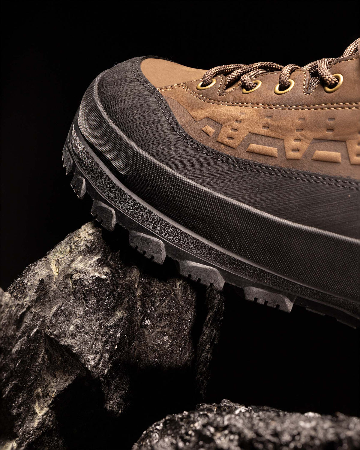 Παπούτσια ορειβασίας Pentagon Predator Mountaineering 8", καφέ