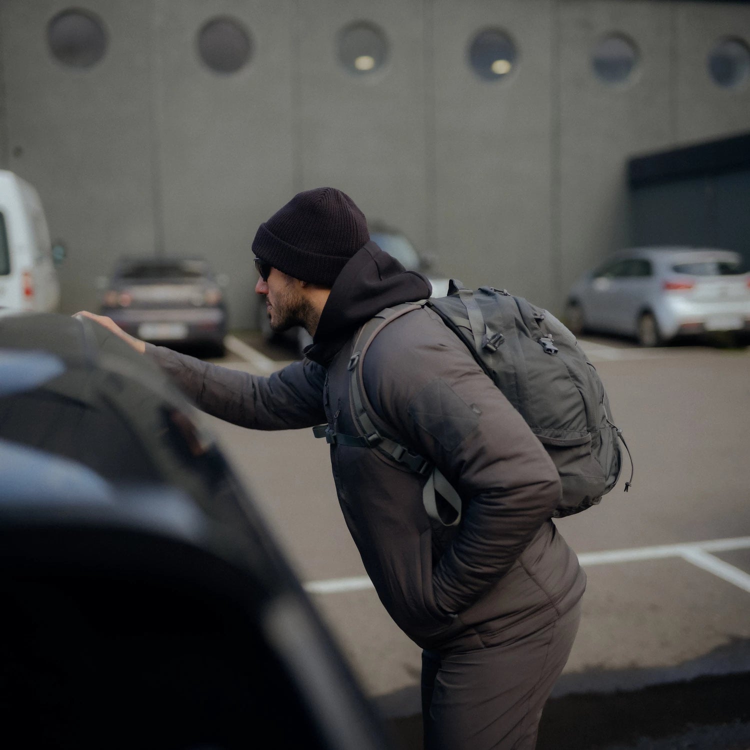 Helikon-Tex COVERT nohavice VersaStretch taktické Versa Stretch, Olive Drab – v použití 2