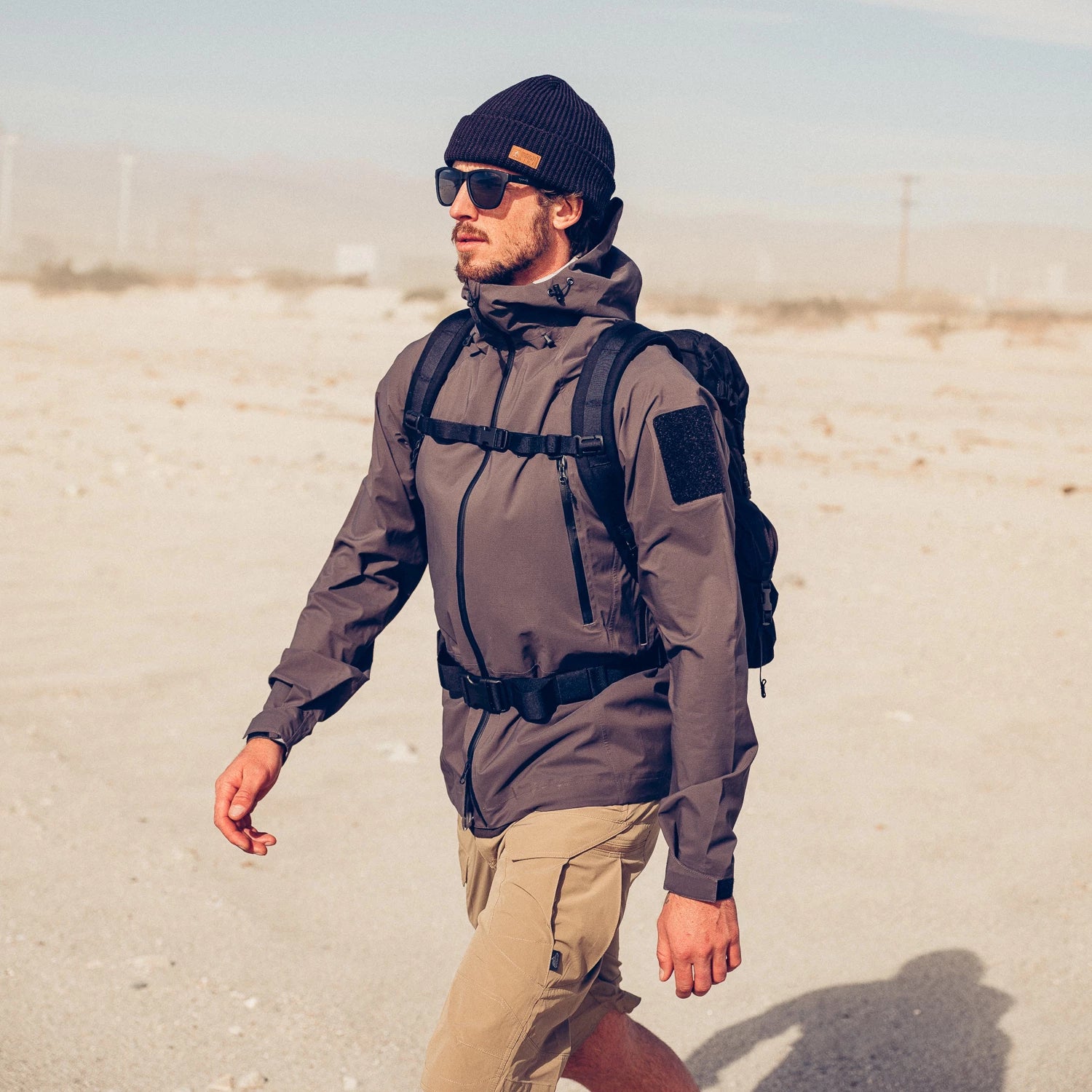 Helikon-Tex OTS 11" šortky VersaStretch taktické outdoorové Versa Stretch Lite, Khaki – v použití 2