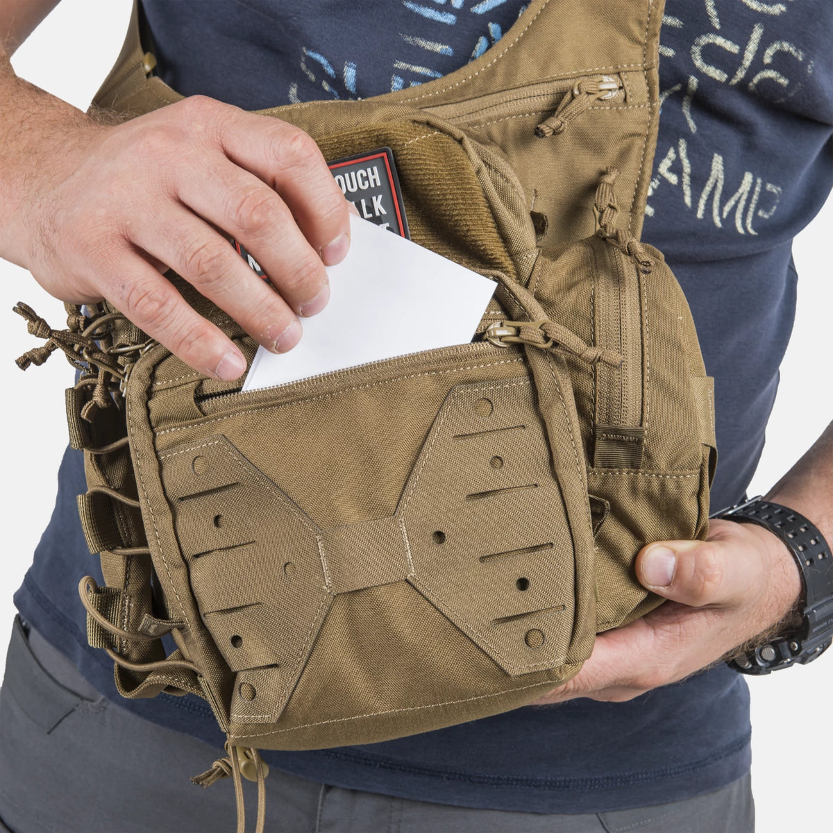 Helikon-Tex EDC SIDE BAG® kapsa cez rameno, coyote – detail 4