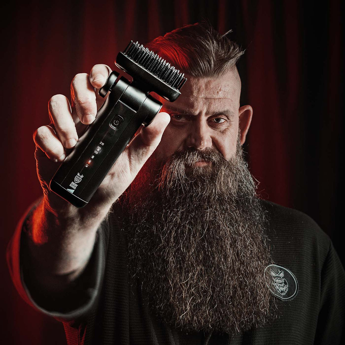 ANGRY BEARDS Beard & Hair Electric Brush bezdrôtová žehlička na bradu a vlasy – použitie