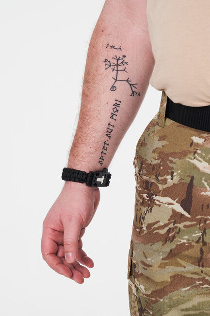 WARAGOD Βραχιόλι Paracord με Σφυρίχτρα και Κροσσέ, Μαύρο