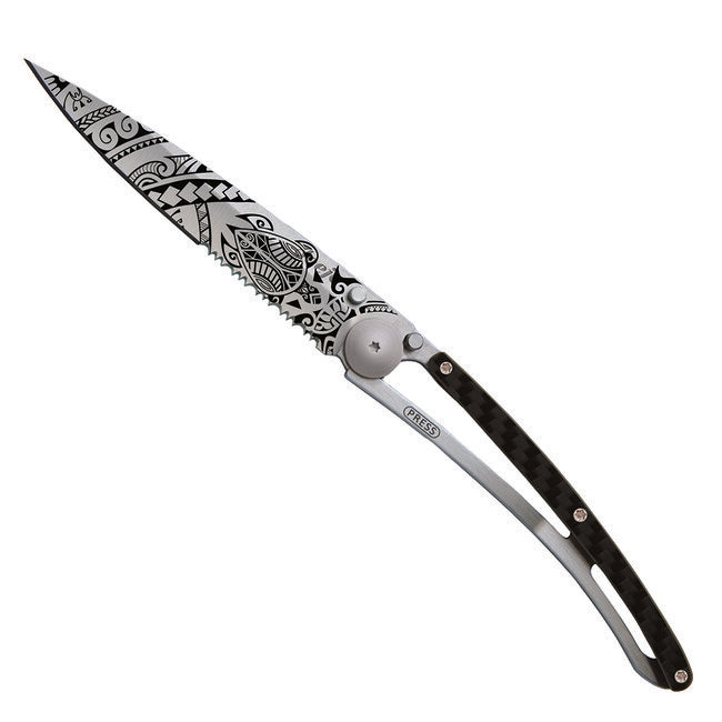 Deejo Serration Μαχαίρι με Κλείσιμο Carbon Fiber Polynesian