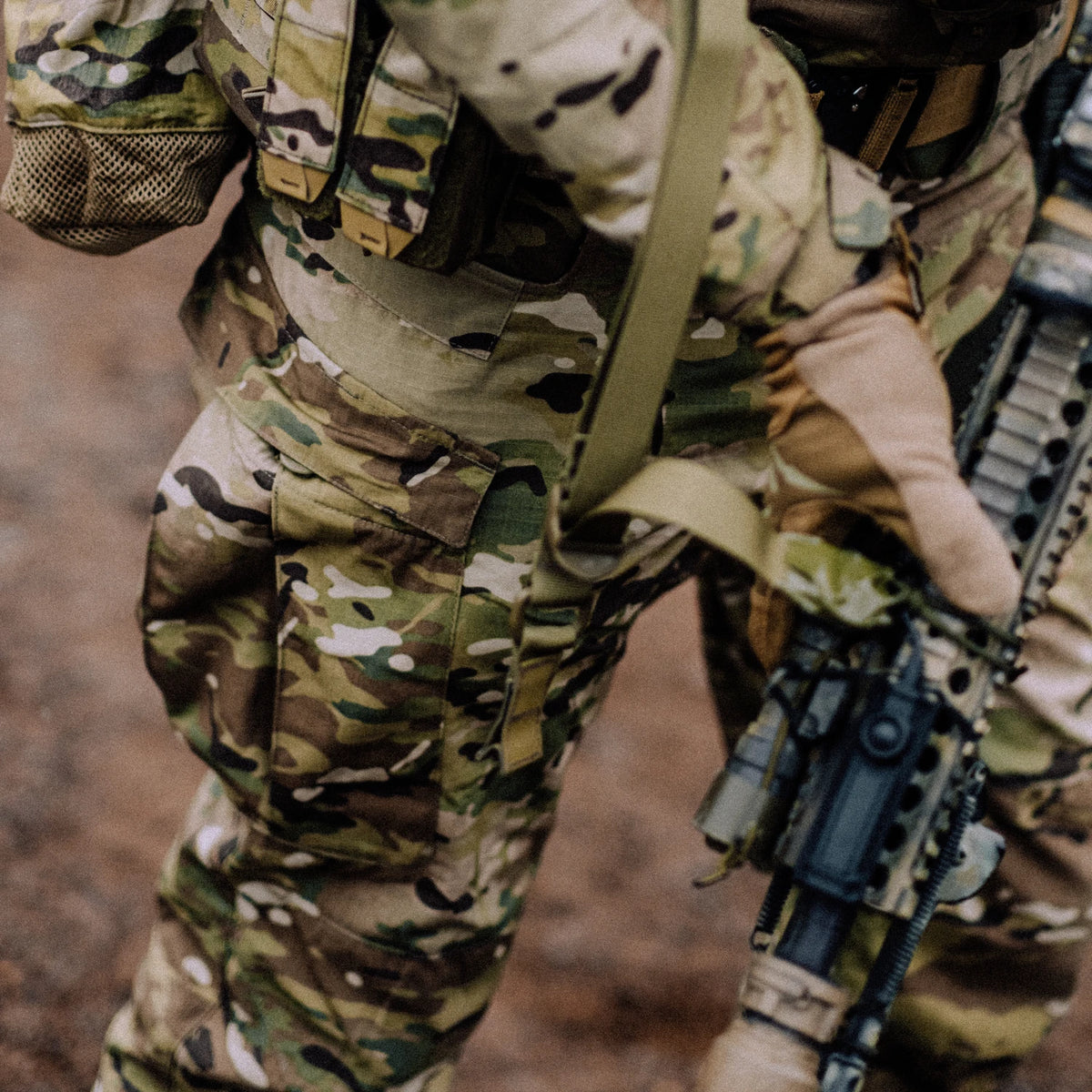 Helikon-Tex MBDU® nohavice NYCO RIPSTOP, olivové – v použití 1