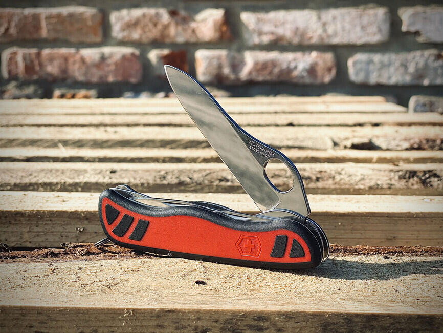 Victorinox Forester Μαχαίρι Τσέπης VX, Κόκκινο-Μαύρο, 111mm